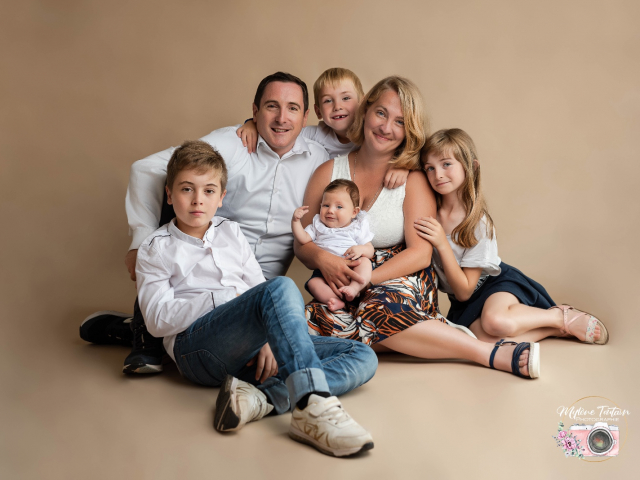 séance famille au studio Mylene Toutain photographe près de falaise